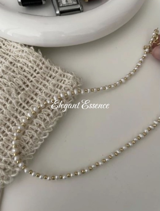 Gold flat pearl necklace